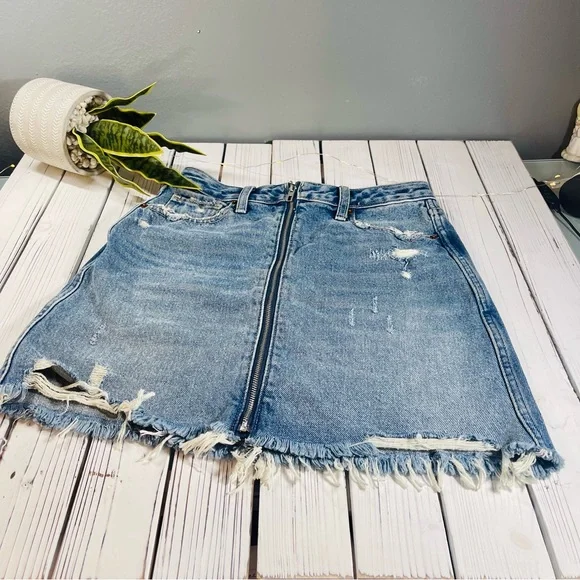 Abercrombie & Fitch Zoe Natural Hem Vintage A Line Denim Zip Up Skirt w/ Raw Hem - Picture 4 of 9